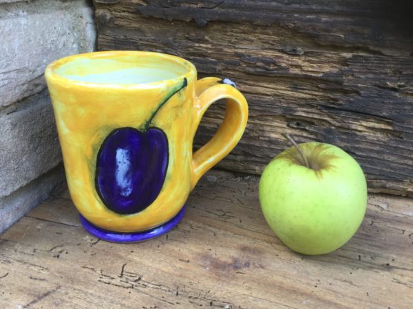 MEDIUM MUG PLUMS